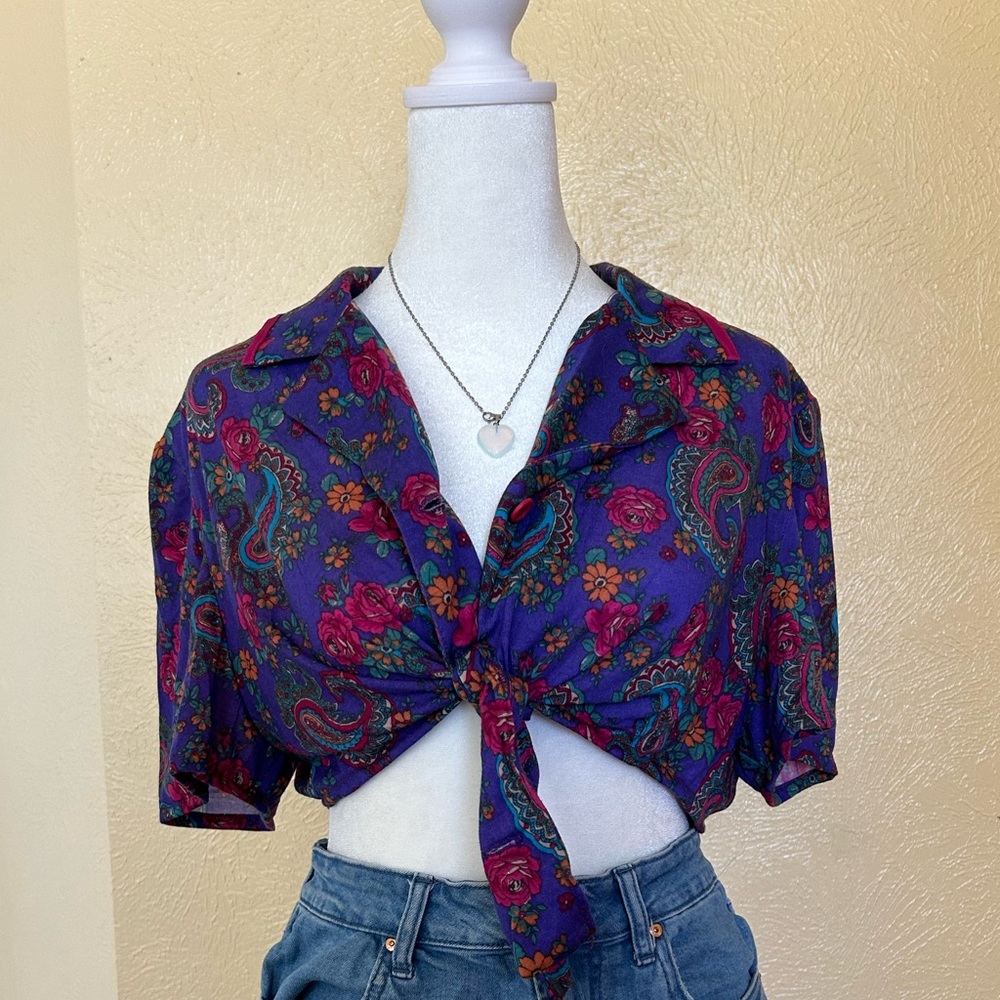 Tie-Front Crop Top in Purple Paisley